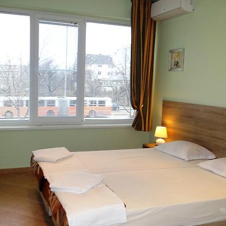 Guest Rooms Kom โซเฟีย ห้อง รูปภาพ