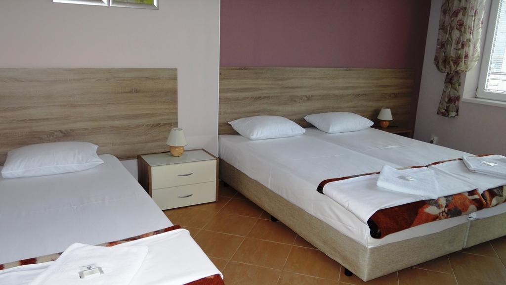 Guest Rooms Kom โซเฟีย ห้อง รูปภาพ