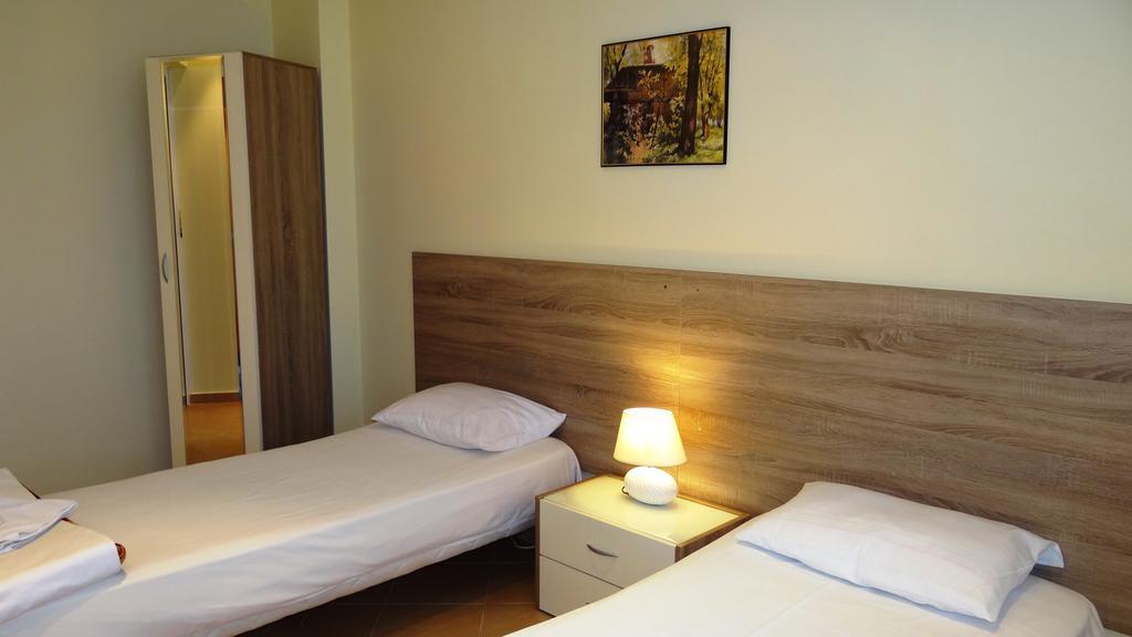 Guest Rooms Kom โซเฟีย ห้อง รูปภาพ