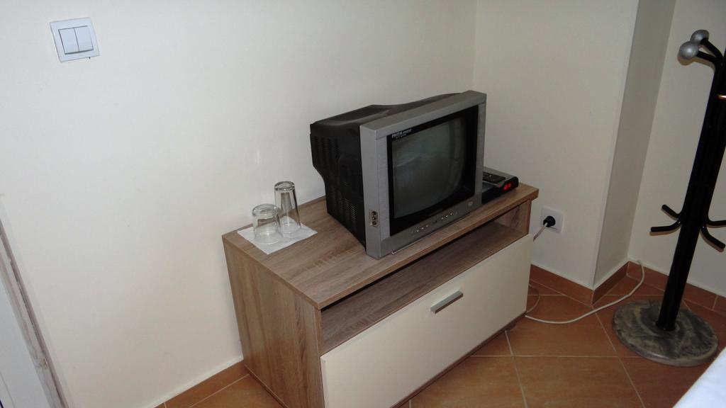 Guest Rooms Kom โซเฟีย ห้อง รูปภาพ